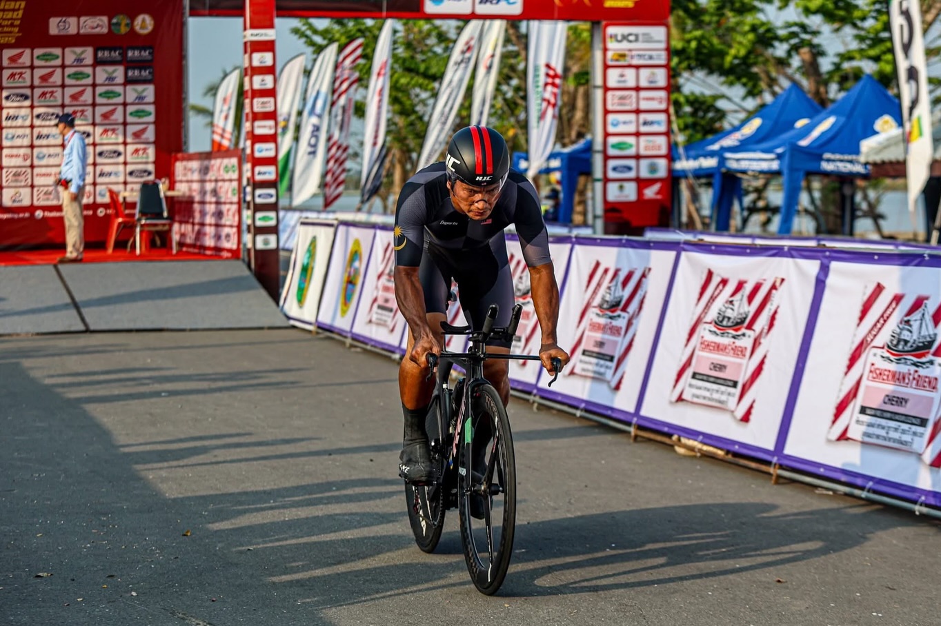 Kep Hasmat does it again - ASIAN CHAMPION once more! 🚴🏼‍♂️🥇

Hasmat Abdul Aziz claims gold in the Men’s Master Individual Time Trial at the Asian Road Cycling Championship 2025, completing 21.4km at 44.22km/h in 29 minutes 02.129 second.