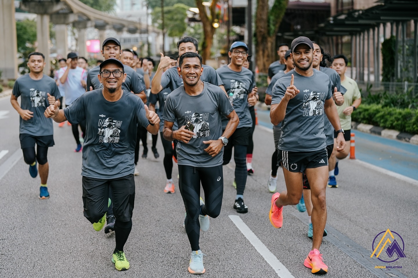 There’s nothing like running with a community to kickstart the new year.

The Shokz New Year Run 2025 celebrated the year’s first weekend by bringing together a vibrant crowd of running enthusiasts in the heart of Kuala Lumpur.

The event radiated positive energy and camaraderie in collaboration with Working Class Champs, Muhaizar Mohamad Run Club, Social Athletics, BLVCK Coffee, and BOOM Beverage. 

Runners of all levels smashed an 8km run, soaking up the vibes and proving that every run’s better together!