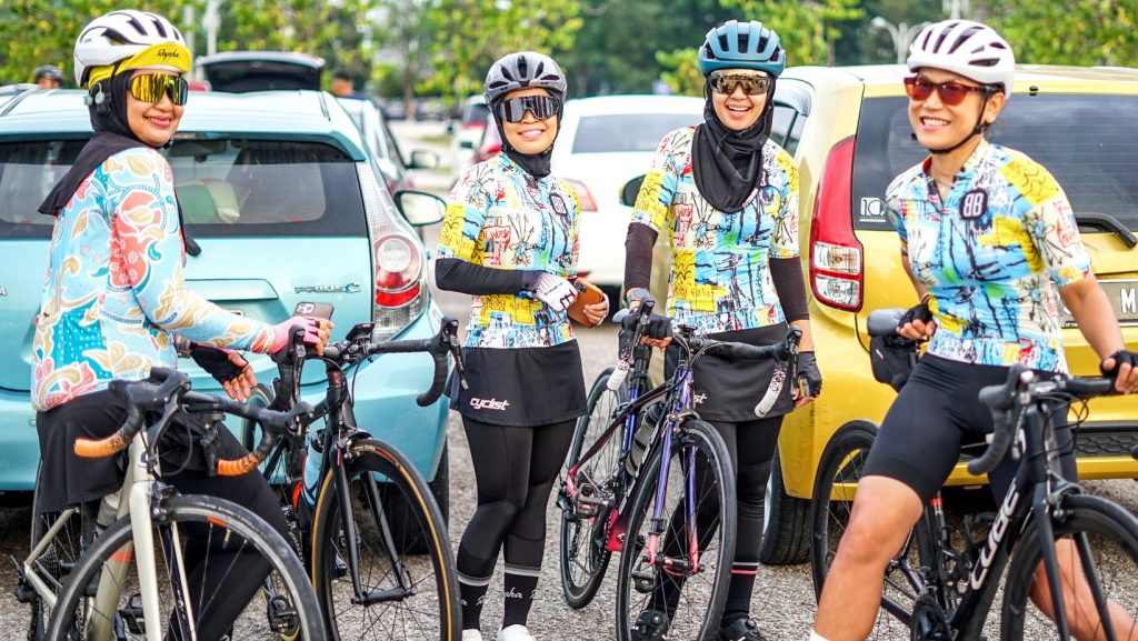 Muslimah discount cycling attire